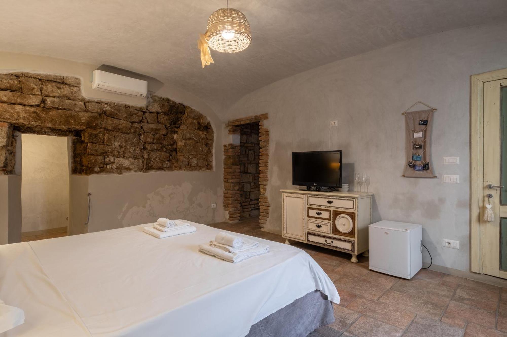 Dimoras Dimore Nel Cuore Di Olbia Exterior foto